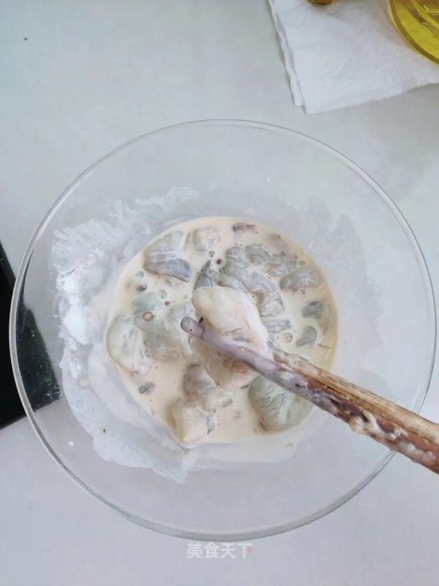 炸虾仁：外酥里嫩，营养美味，好吃到停不下来