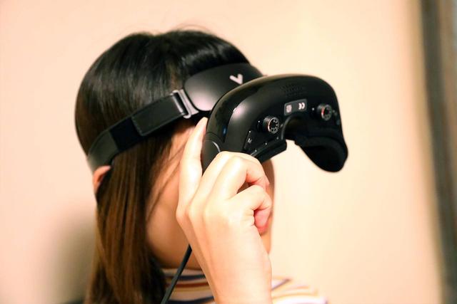 可以随身携带的巨幕影院？没错，它就是GOOVIS Young