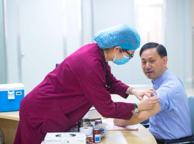 接种|“我已打疫苗，有效性很好！”宁光院士：4月中旬瑞金医院实现全员“应种尽种”