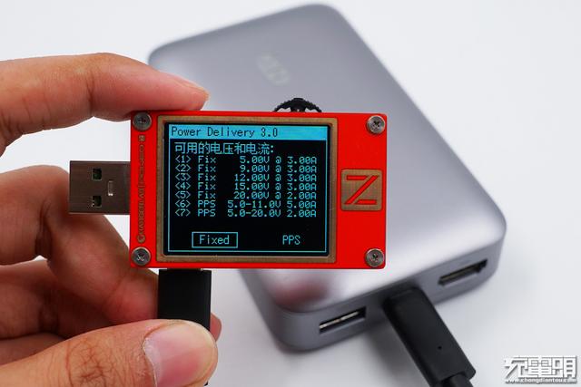 自带HDMI支持4K视频拓展，紫米多功能充电宝深度评测