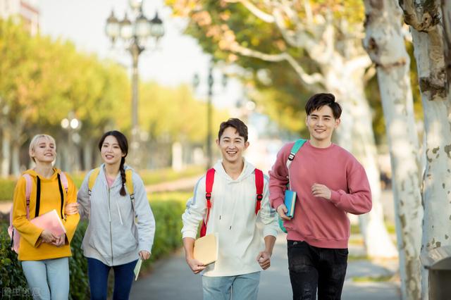 故事：全部家产供独生女出国留学，女儿却嫁老外拒绝回国，老妈崩溃了