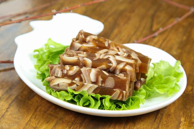 年夜饭这道菜不能少，也荤也素，筋道弹牙，晶莹透亮好看还好吃