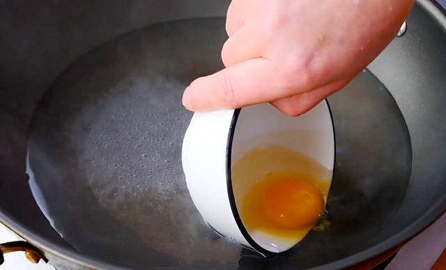 面条这样做太好吃了，一周吃7次都不嫌多，一次做一大碗都不够吃