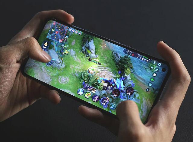 超强性能搭配无敌闪充，OPPO Ace2体验不凡