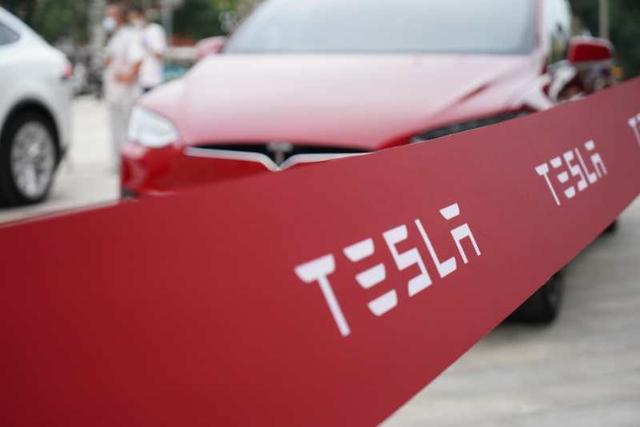 特斯拉|对话特斯拉女车主：“我将就特斯拉‘刹车失灵’提起诉讼”