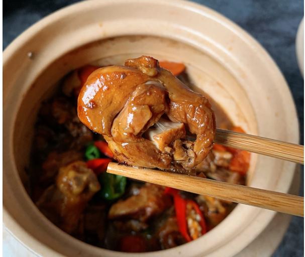 炖鸡时放哪几种香料？大厨：用“它”就够了，鸡肉鲜嫩无腥味