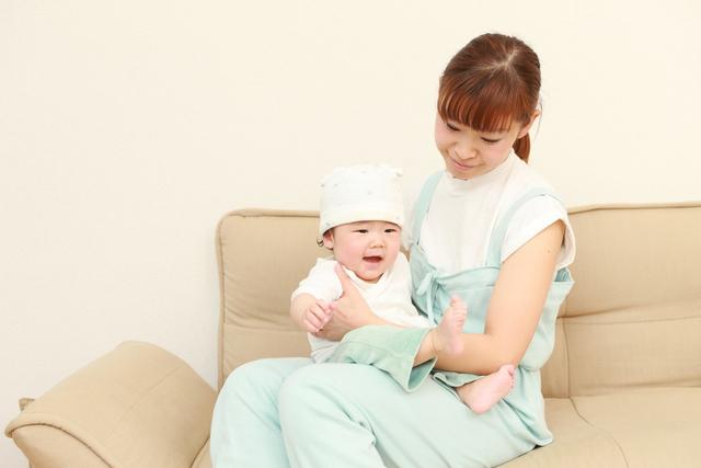 『你的育儿经』如何顺利应对婴儿依恋关键期？给新手宝妈支新招