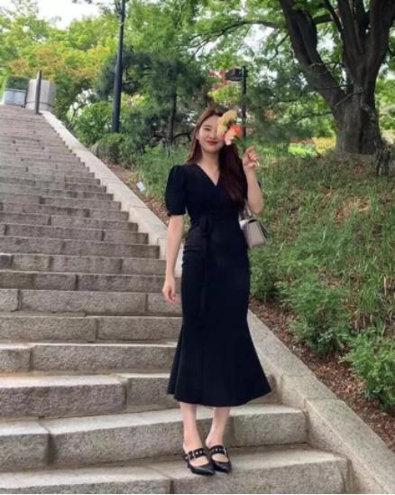 时尚探究社■不要乱穿裙子了，小黑裙+半身裙，才是打开气质的最佳方式