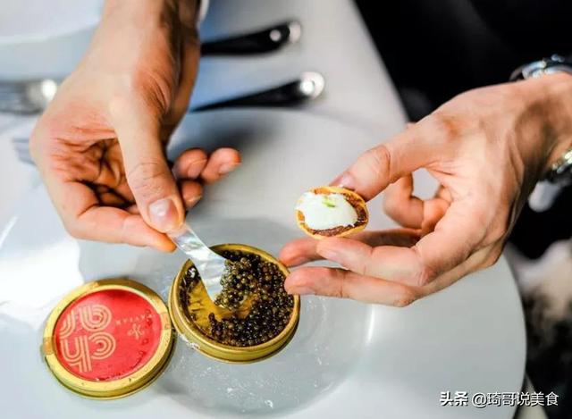 看了战斗民族的“硬核”下酒菜，东北大哥放下筷子：还是你们厉害