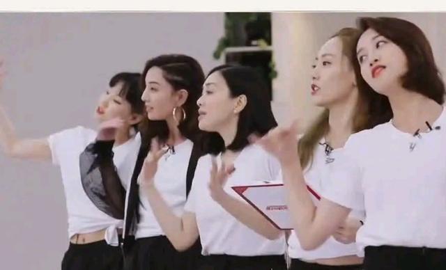 铿锵一族|《乘风破浪的姐姐》众生相看娱乐圈等级，高起点和资历深没人敢惹