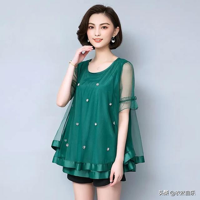 时尚探究社端午，不爱穿裙子女人有福！试试小衫+短裤，60后也穿出少女感