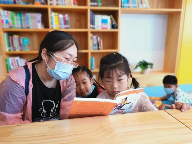 齐鲁晚报日照新闻发布|精致城市 幸福童年|日照市妇联亲子阅读公益活动走进城市书房