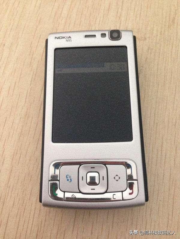 诺基亚N95重现？80后的消费者是否会为“爷青回”买单吗？