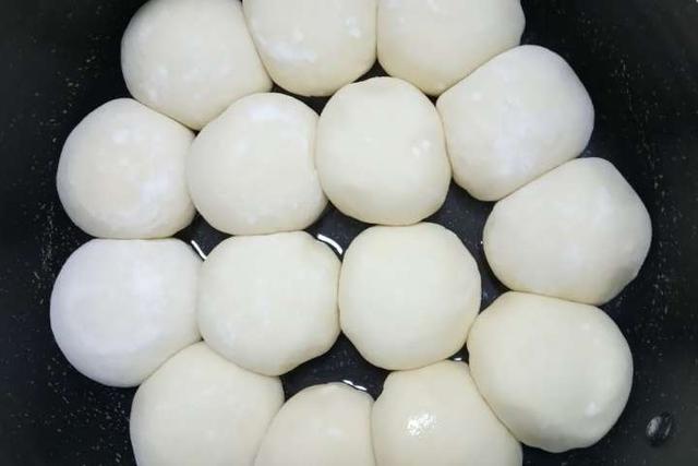 在家做生煎包，掌握这3个小技巧，皮酥汁浓肉香，孩子早餐最爱吃