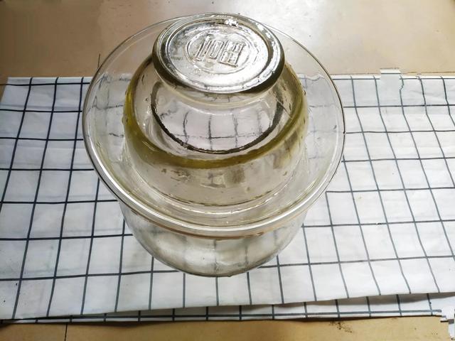 不管腌什么酸菜，牢记3个窍门，酸菜不烂不发霉，越放越好吃