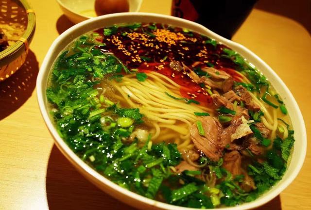 『超级宝妈』孩子挑食怎么办,强迫性吃饭遭反弹,尊重孩子差异性做好3件事