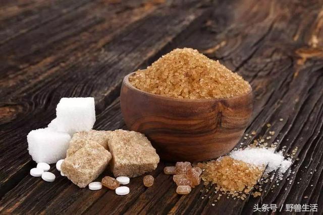 红枣|红糖水+红枣只能长皱纹，要补铁得靠大口吃肉！