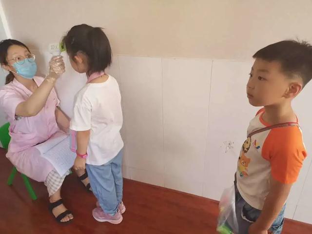 齐鲁东营资讯|亲亲宝贝欢迎“回家”——广饶街道中心幼儿园的开园第一天