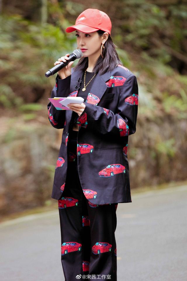 第五大道从当红女爱豆,到女团大教练,宋茜太太太励志了