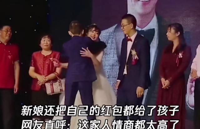 儿子给再婚爸爸当伴郎，继母年轻貌美，婚礼上儿子却说出这番话