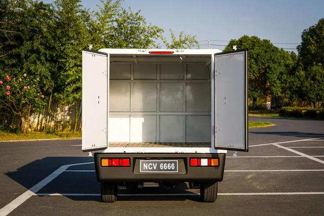 江阴：新能源汽车产业开上“快车道”