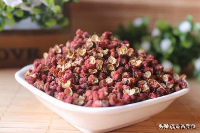 卤猪肉时，牢记"2不放"，卤肉鲜香红亮味道正，不腥不柴又入味