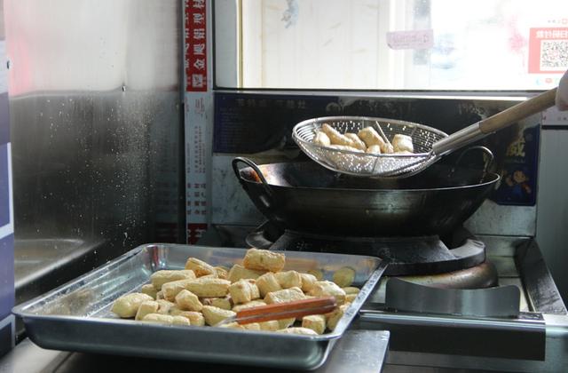 “001”号！好吃又有故事的马桥豆腐干，开出上海首家直营店