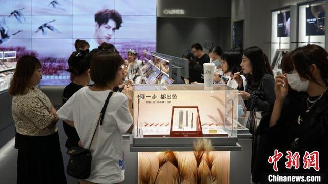 “悦己型消费”在琼兴起“买买买”成妇女节打开方式