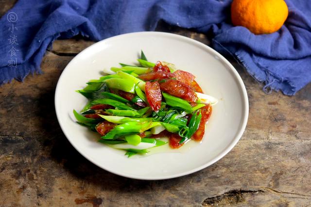 天冷了，大蒜和香肠是绝配，老一辈人特爱用它下酒，成本10块钱