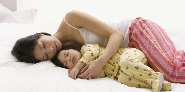 超级宝妈|宝宝谁照顾得多就和谁亲?错过这3个阶段,和妈妈都不亲