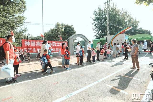 你的育儿经|山东济南：“神兽”离家，“勇士”归来