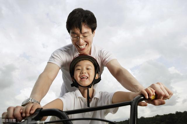 「超级宝妈」望子成龙也别把娃当“意识木偶”,要想娃有出息,父母先学会尊重