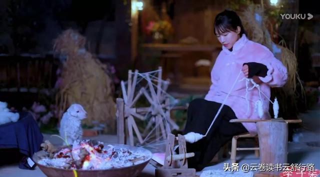 [超级宝妈]李子柒实物表演做红斗篷