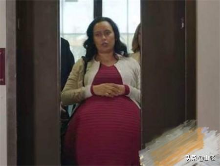 超级宝妈:女人怀孕5年不生,医生确定是胎儿,不过这胎儿很特别!