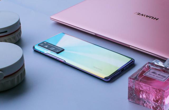 为何很多人宁愿选努比亚play，也不选华为nova7pro？