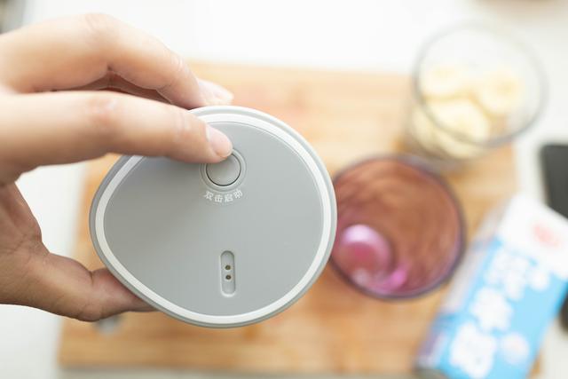 夏日神器，巧本便携榨汁机让饮品更健康