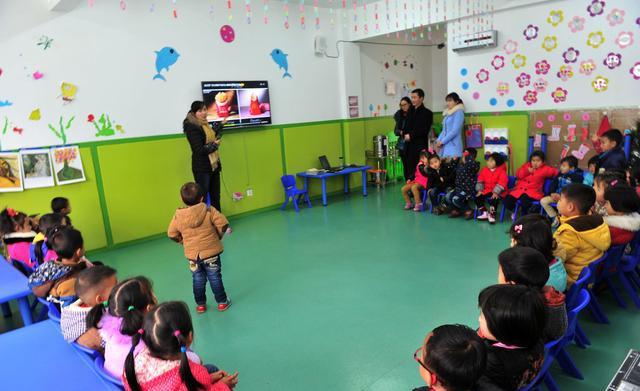 「你的育儿经」孩子幼儿园都学什么?比上大学学到的东西都多,家长别忽视