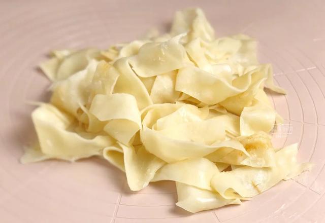 爆炸级好吃！一锅乱炖就搞定，有肉有菜有主食，简单到偷笑