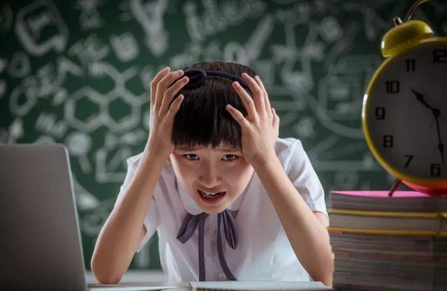 家庭教育影响重大，想让孩子有出息，这4点家长不可不知