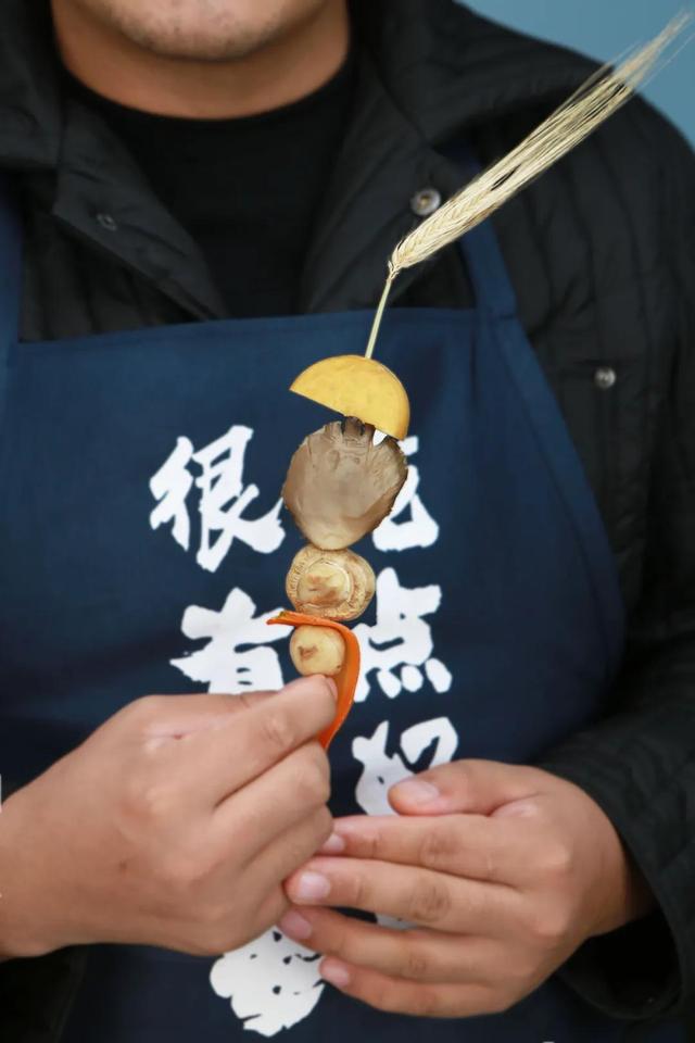 馋了半年，终于吃到了它！肥美的口蘑，清爽的胡萝卜...