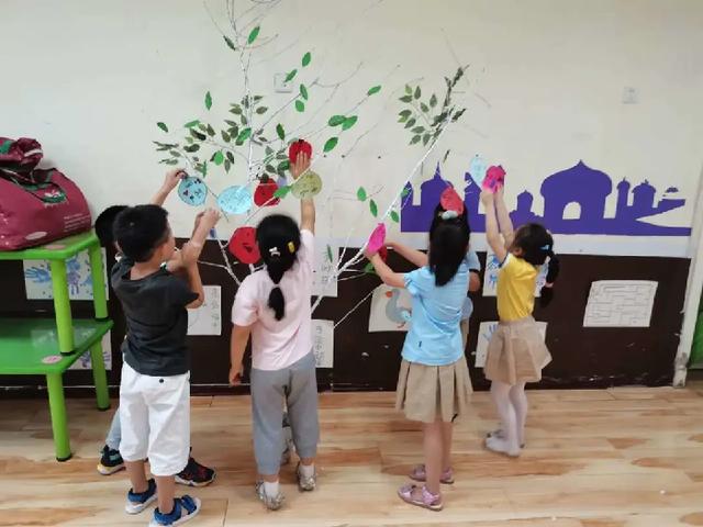 光明网|萌娃归位，直击浐灞幼儿园开学第一天