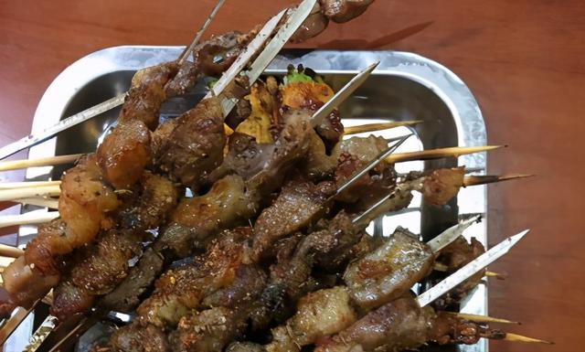 45岁女子烟酒不沾，突发脑梗，医生：祸根找到了，三件事是诱因