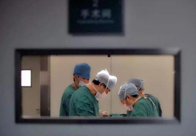 「超级宝妈」分娩遇到“段子手”医护是啥体验？产妇：全程笑着生完的