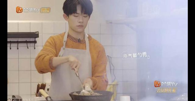 亏得不允许谈恋爱，否则易烊千玺得“祸害”多少女生啊|资讯早知道