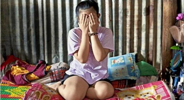 老鹰捉小鸡|女孩首次月经有“忌讳”，过早过晚都不健康，低于特定年龄要重视