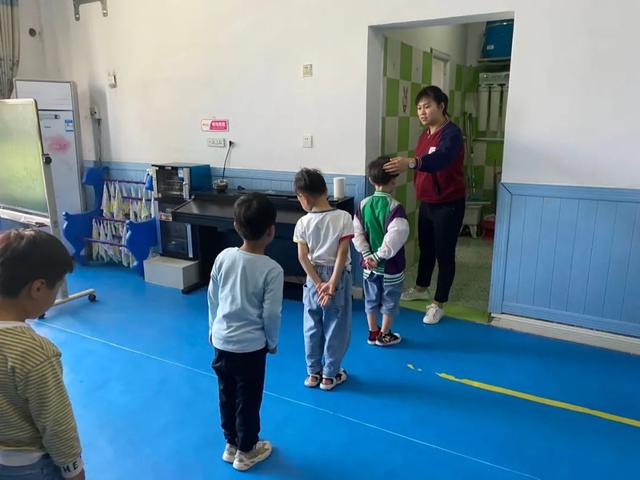 「你的育儿经」幼儿园开学，最后一批“小萌娃”终于“回笼”