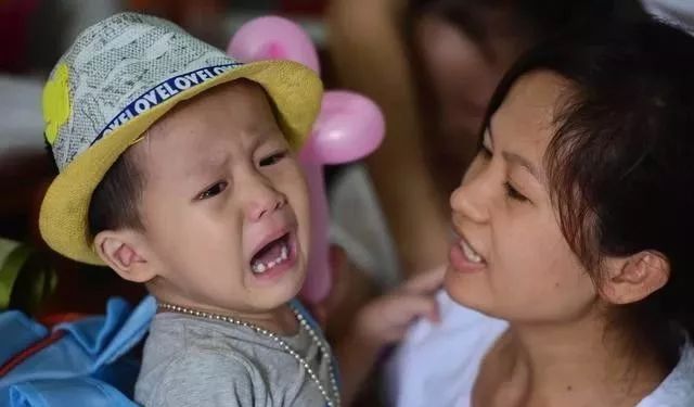 「暖先生格调」李玫瑾教授:教育孩子最大的问题,是该管的时候不管,不该管的时候开始管