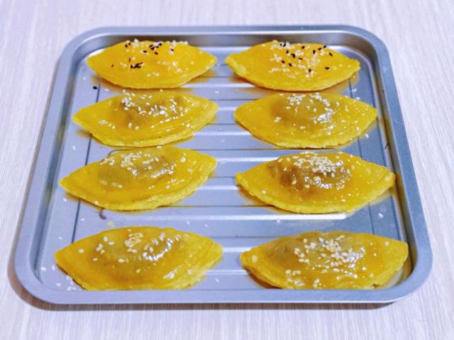 用蛋挞皮做好吃的紫薯酥，简单好做的小甜品，孩子很喜欢吃