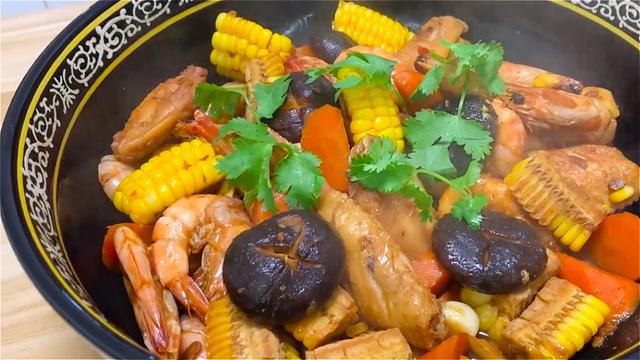 快元旦了，分享一道待客硬菜，有荤有素很豪华，香而不腻，真抢手