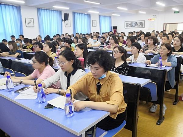 超级宝妈|汉滨区教体局强化培训部署幼儿园开学工作